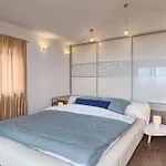 Kvija Adria *